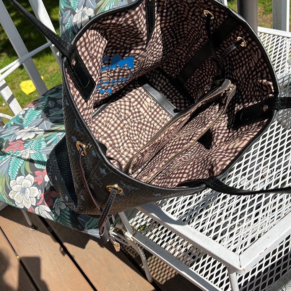 Black tote bag